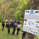La pesca a mosca è anche occasione per attività di divulgazione scientifica (foto M. Baltieri)
